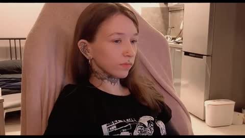 Snapshot of fran_bow chatting on 10-31-25, 01:01 fran_bow online show from 10-31-25, 01:01