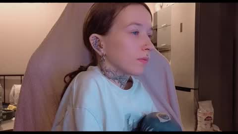 Snapshot of fran_bow chatting on 11-24-25, 11:26 fran_bow online show from 11-24-25, 11:26