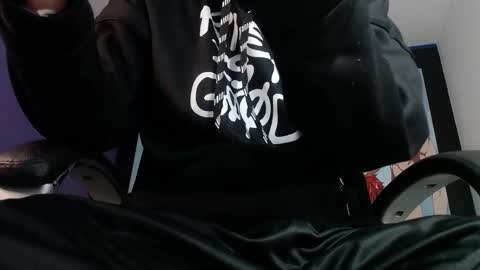 Snapshot of fran_boy_ chatting on 12-30-24, 07:42 Fran online show from 12-30-24, 07:42