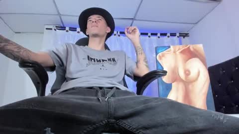 Snapshot of fran_boy_ chatting on 03-11-25, 07:47 Fran online show from 03-11-25, 07:47