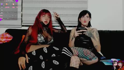 Snapshot of franandlu chatting on 12-18-25, 12:27 FranLu online show from 12-18-25, 12:27