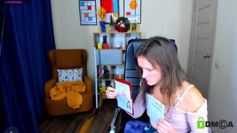 Snapshot of francescacollins chatting on 01-10-25, 10:39 Fran online show from 01-10-25, 10:39