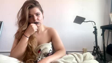 Snapshot of francescafey chatting on 09-17-25, 02:19 francescafey online show from 09-17-25, 02:19