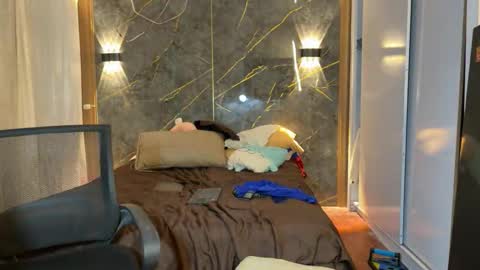 Snapshot of francheska_baby chatting on 09-26-25, 08:07 Dynamic roles online show from 09-26-25, 08:07