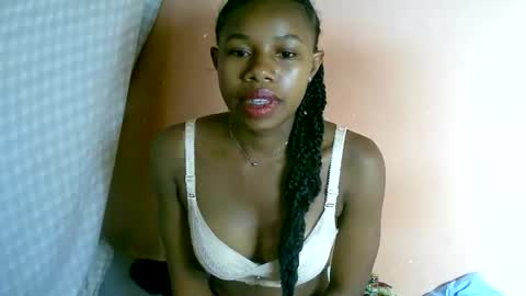 Snapshot of franciefrancie chatting on 02-28-25, 09:44 francilla online show from 02-28-25, 09:44