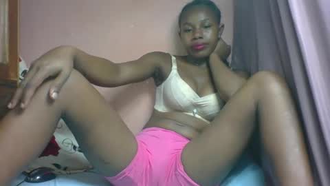 Snapshot of franciefrancie chatting on 03-01-25, 06:00 francilla online show from 03-01-25, 06:00