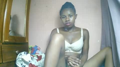 Snapshot of franciefrancie chatting on 03-02-25, 06:30 francilla online show from 03-02-25, 06:30