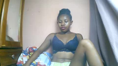 Snapshot of franciefrancie chatting on 03-04-25, 07:11 francilla online show from 03-04-25, 07:11