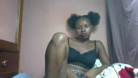 Snapshot of franciefrancie chatting on 03-06-25, 08:30 francilla online show from 03-06-25, 08:30