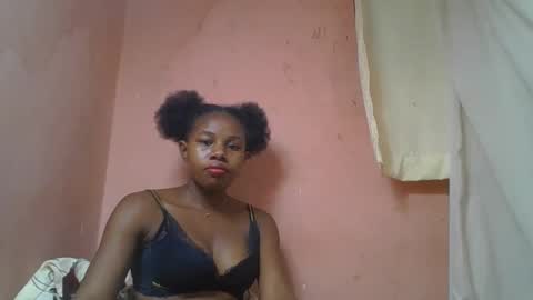 Snapshot of franciefrancie chatting on 03-11-25, 02:29 francilla online show from 03-11-25, 02:29