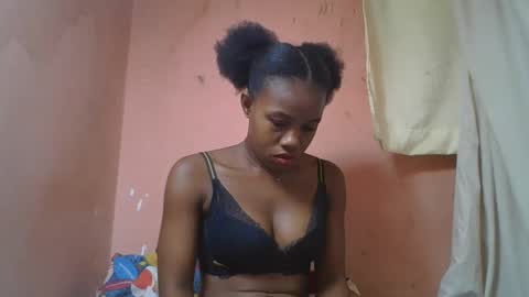 Snapshot of franciefrancie chatting on 03-12-25, 04:30 francilla online show from 03-12-25, 04:30