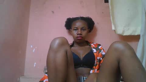 Snapshot of franciefrancie chatting on 03-12-25, 07:35 francilla online show from 03-12-25, 07:35