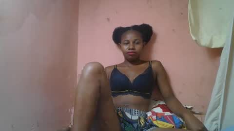 Snapshot of franciefrancie chatting on 03-12-25, 02:23 francilla online show from 03-12-25, 02:23