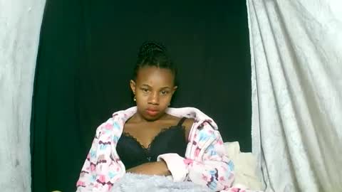 Snapshot of franciefrancie chatting on 09-25-25, 10:57 francilla online show from 09-25-25, 10:57