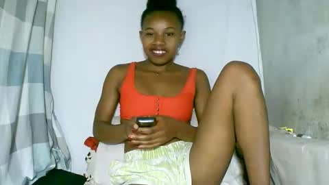 Snapshot of franciefrancie chatting on 10-09-25, 07:17 francilla online show from 10-09-25, 07:17