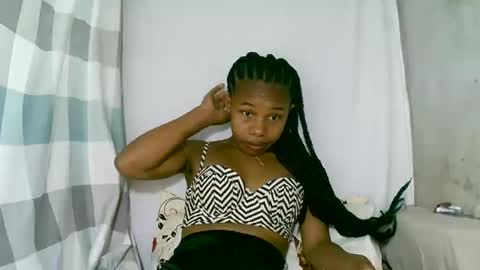 Snapshot of franciefrancie chatting on 10-10-25, 08:02 francilla online show from 10-10-25, 08:02