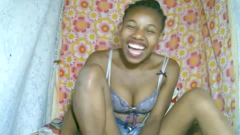 Snapshot of franciefrancie chatting on 10-16-25, 10:16 francilla online show from 10-16-25, 10:16