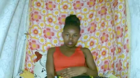 Snapshot of franciefrancie chatting on 10-21-25, 02:40 francilla online show from 10-21-25, 02:40