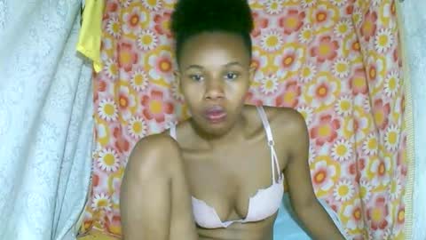 Snapshot of franciefrancie chatting on 11-03-25, 03:02 francilla online show from 11-03-25, 03:02