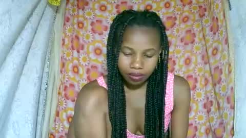 Snapshot of franciefrancie chatting on 11-16-25, 02:11 francilla online show from 11-16-25, 02:11