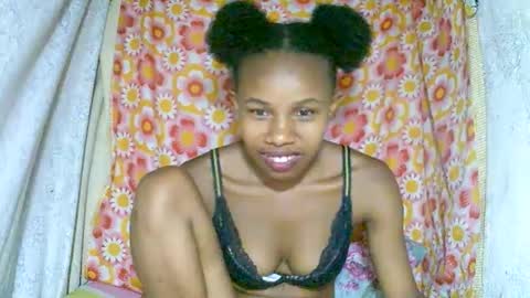 Snapshot of franciefrancie chatting on 11-17-25, 03:18 francilla online show from 11-17-25, 03:18