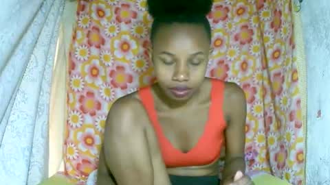 Snapshot of franciefrancie chatting on 11-20-25, 07:08 francilla online show from 11-20-25, 07:08