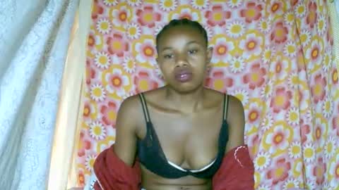 Snapshot of franciefrancie chatting on 11-21-25, 10:14 francilla online show from 11-21-25, 10:14