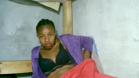 Snapshot of franciefrancie chatting on 12-04-25, 10:51 francilla online show from 12-04-25, 10:51