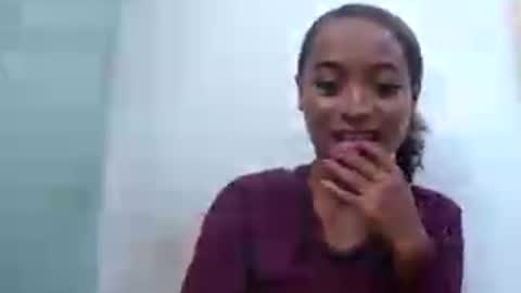 Snapshot of francine925426 chatting on 06-30-26, 06:14 francine925426 online show from 06-30-26, 06:14
