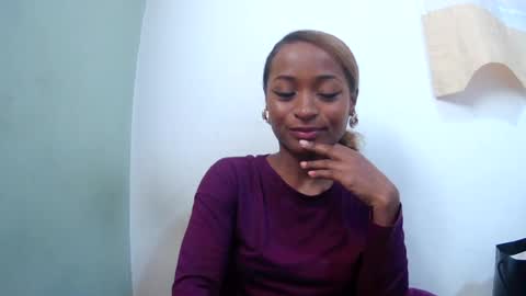 Snapshot of francine925426 chatting on 07-13-26, 07:00 francine925426 online show from 07-13-26, 07:00