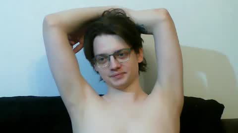 Snapshot of francisgray chatting on 02-02-26, 07:12 Frank online show from 02-02-26, 07:12