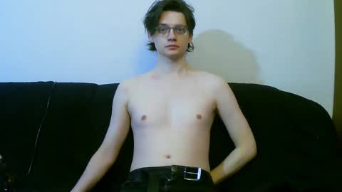 Snapshot of francisgray chatting on 02-03-26, 02:11 Frank online show from 02-03-26, 02:11