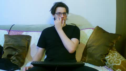 Snapshot of francisgray chatting on 02-08-26, 10:35 Frank online show from 02-08-26, 10:35