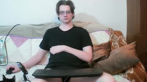 Snapshot of francisgray chatting on 02-09-26, 06:12 Frank online show from 02-09-26, 06:12