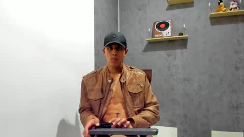 Snapshot of franco_demons_ chatting on 01-15-25, 11:43 Franco online show from 01-15-25, 11:43