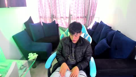 Snapshot of franco_rizzo01 chatting on 01-07-25, 08:31 frank online show from 01-07-25, 08:31