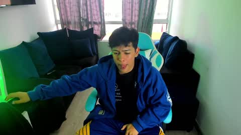 Snapshot of franco_rizzo01 chatting on 01-12-25, 09:29 frank online show from 01-12-25, 09:29