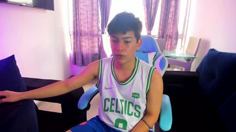 Snapshot of franco_rizzo01 chatting on 01-17-25, 04:26 frank online show from 01-17-25, 04:26