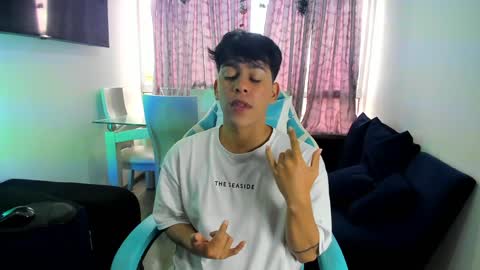 Snapshot of franco_rizzo01 chatting on 02-06-25, 07:40 frank online show from 02-06-25, 07:40