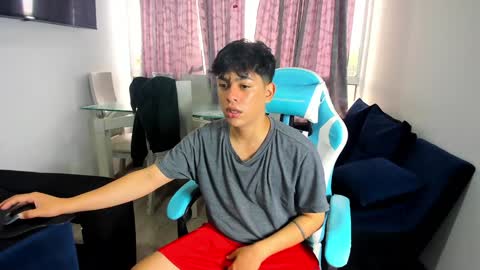 Snapshot of franco_rizzo01 chatting on 02-08-25, 07:59 frank online show from 02-08-25, 07:59