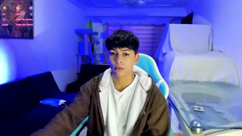 Snapshot of franco_rizzo01 chatting on 09-21-25, 02:24 frank online show from 09-21-25, 02:24