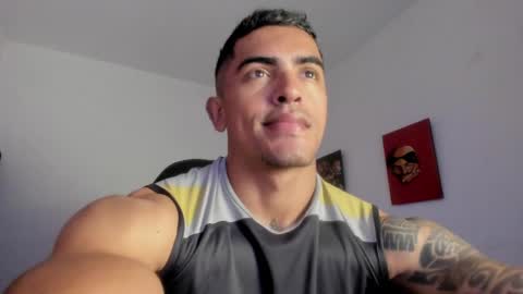Snapshot of franco_ruiz_ chatting on 04-28-26, 11:37 franco online show from 04-28-26, 11:37