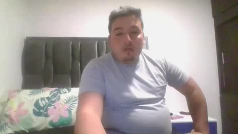 Snapshot of francoisroy chatting on 01-29-25, 03:44 Juan online show from 01-29-25, 03:44