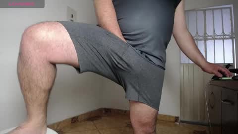 Snapshot of francoisroy chatting on 05-27-26, 02:03 Juan online show from 05-27-26, 02:03