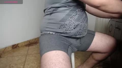 Snapshot of francoisroy chatting on 05-29-26, 04:43 Juan online show from 05-29-26, 04:43