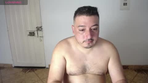 Snapshot of francoisroy chatting on 06-08-26, 03:45 Juan online show from 06-08-26, 03:45
