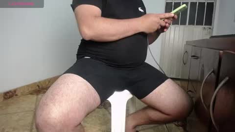 Snapshot of francoisroy chatting on 06-11-26, 01:16 Juan online show from 06-11-26, 01:16