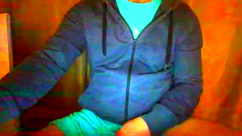 Snapshot of frank84848 chatting on 01-17-25, 07:08 Frank online show from 01-17-25, 07:08