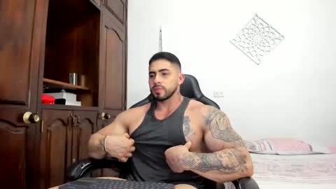 frank_foxx1 online show from 06-06-26, 04:17