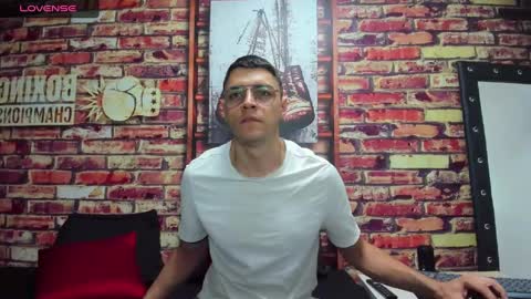 Snapshot of frank_millers chatting on 01-21-25, 11:56 Frank online show from 01-21-25, 11:56